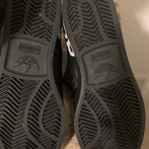 Shoes, no box, smoke free pet free home - Picture 2 of 4